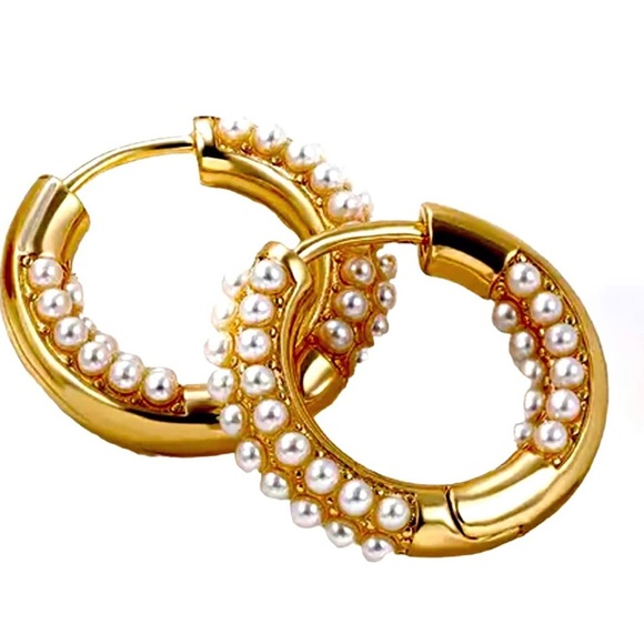 18K Gold Plated Clustered Pearl Small Huggie Hoop Earrings by Grathia Cero - Picture 5 of 6